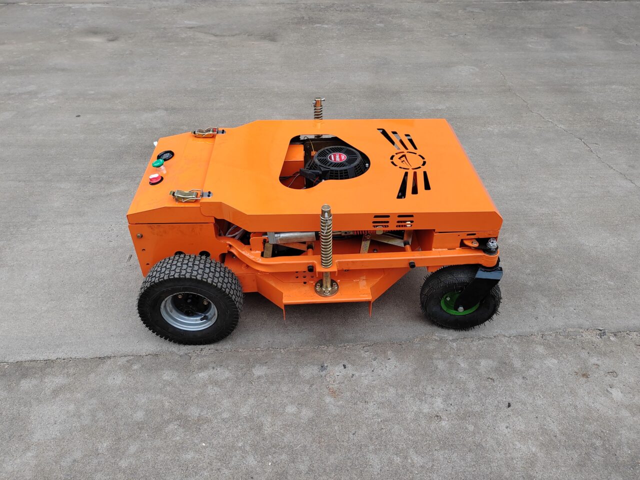 RC sekačka SKK60-4 /kolová rieder s GPS navigací