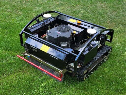 SEKAČKA S RC A GPS NAVIGACÍ SKK100-2 pásová