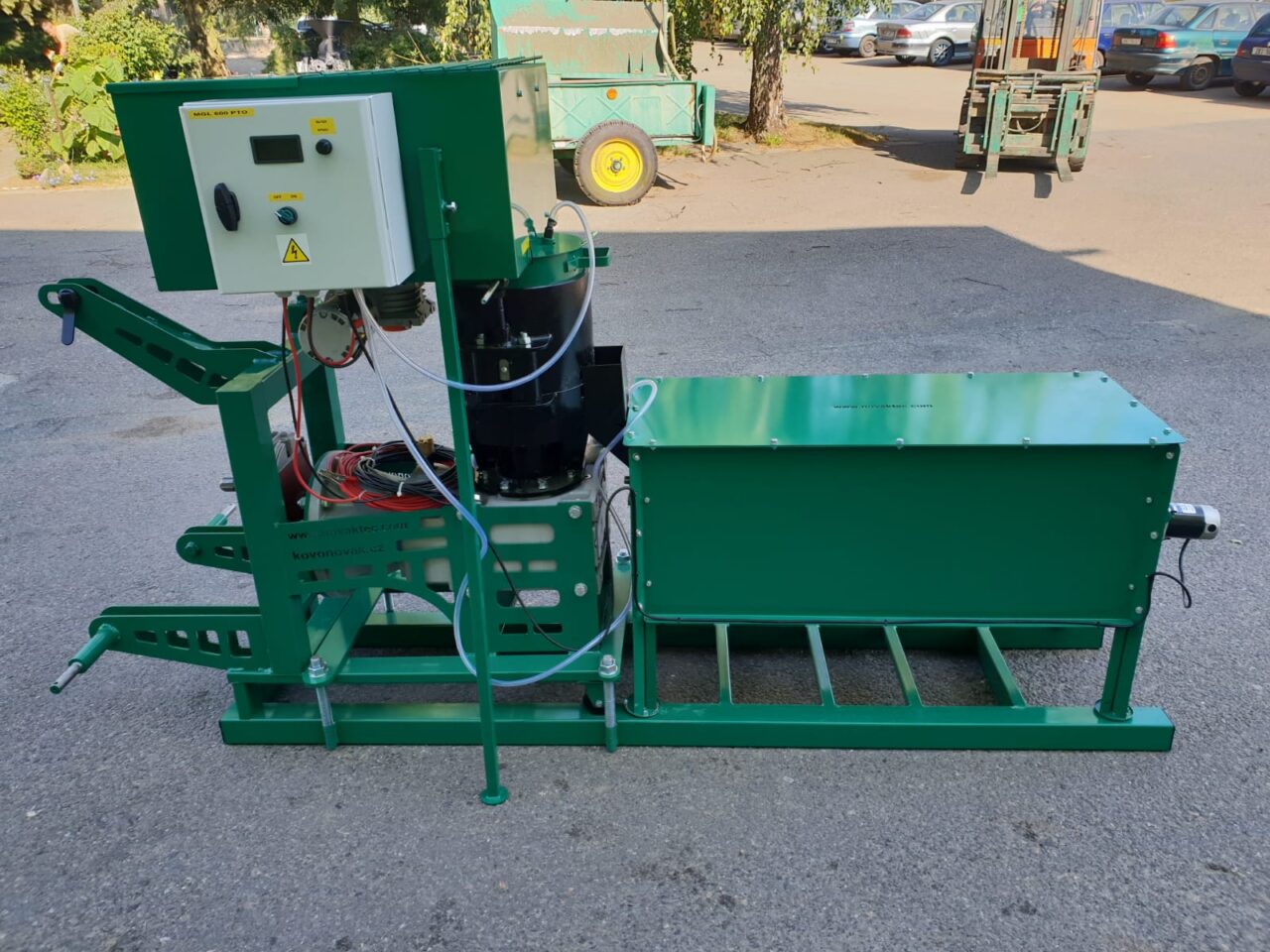 Granulátor – peletovací lis za traktor MGL 600 PTO