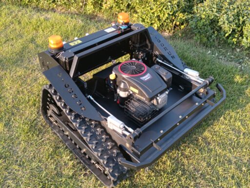 RC řízená mulčovací pásová sekačka KVTC800