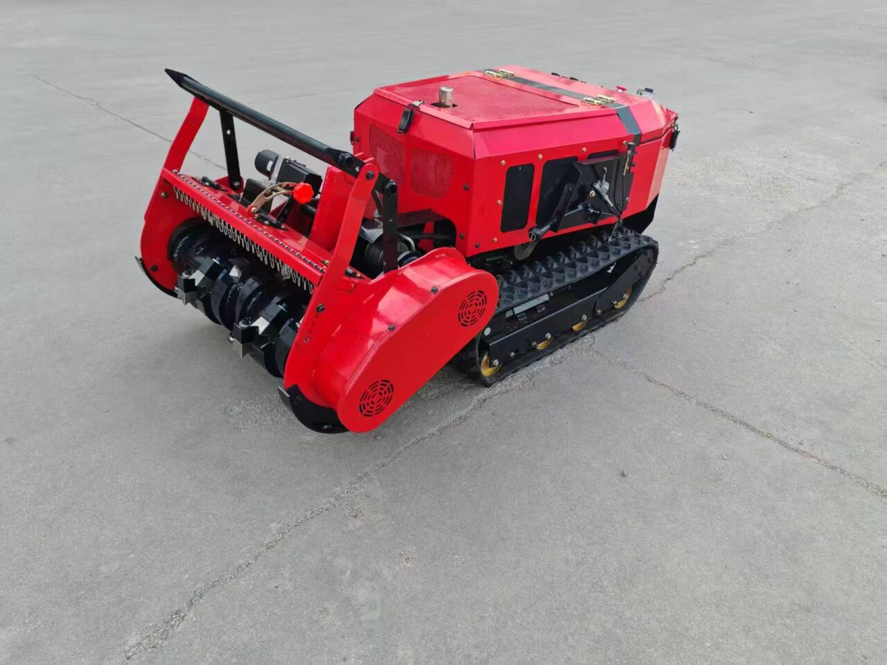 Lesní drticí fréza GSD 800 diesel 32HP