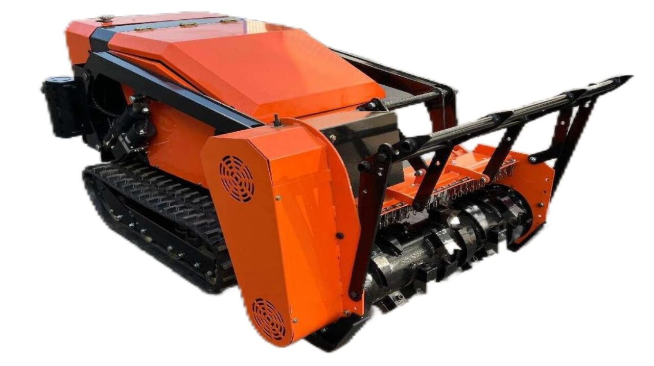 Multifunkční sekačka v provedení lesní fréza GCT90